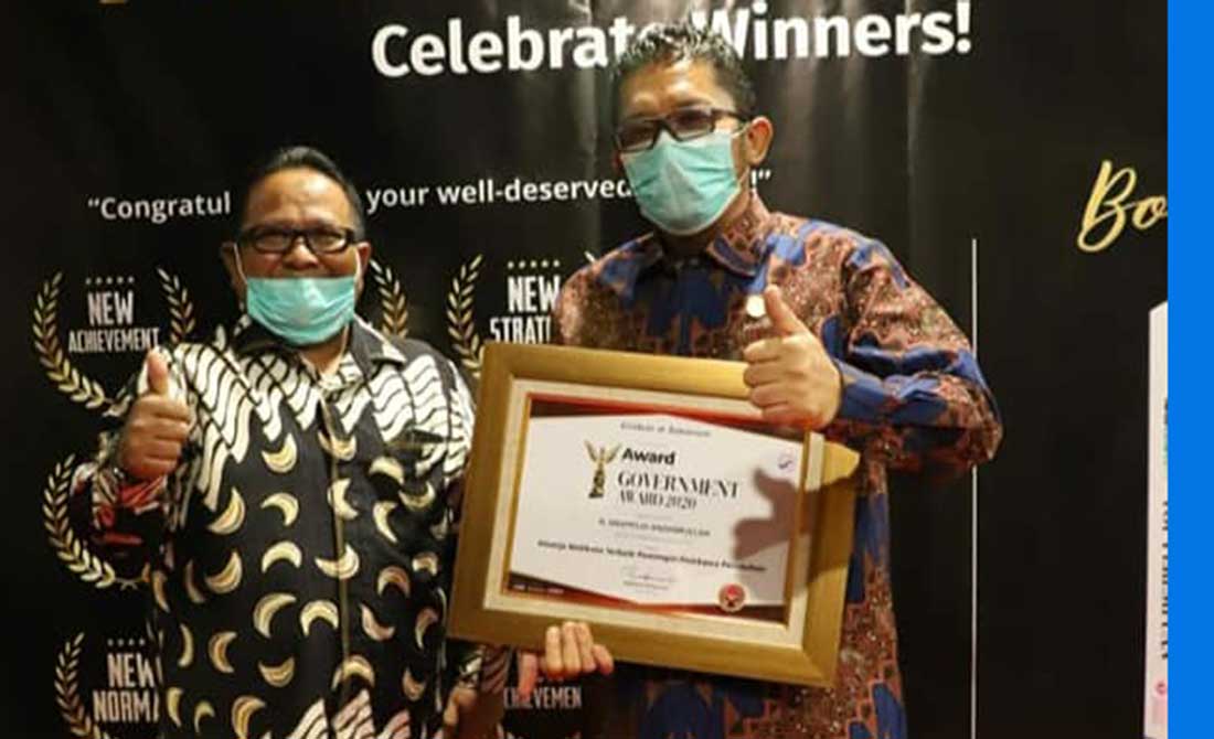 Wako Mahyeldi Bersinar di Indonesia Award Magazine