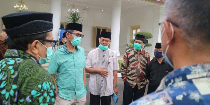 Temui Gubernur, Puluhan Ninik Mamak dan Bupati dari 2 Kabupaten Sampaikan Aspirasi Jalan Kambang – Muara Labuah