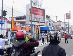 Nyanyikan Indonesia Raya, Pengguna Jalan Berhenti, Ikuti Detik-Detik Proklamasi di Padang Panjang