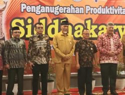 Wali Kota Padang Terima Penghargaan Siddhakarya Tingkat Sumbar 2022