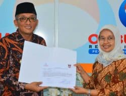 Wako Hendri Septa Terima Penghargaan Pelayanan Publik Dari Ombudsman RI