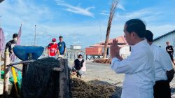 Bertemu Dan Berdialog, Presiden Jokowi Disambut Antusias Warga Kampung Nelayan Di Kota Tarakan