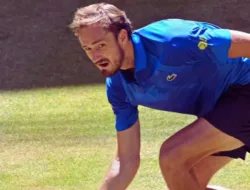 Daniil Medvedev Lolos ke Final Terra Wortmann Open 2025 Usai Tundukkan Zverev dalam Laga Epik