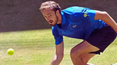 Daniil Medvedev Lolos ke Final Terra Wortmann Open 2025 Usai Tundukkan Zverev dalam Laga Epik