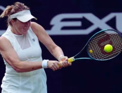 Anastasia Pavlyuchenkova singkirkan Naomi Osaka Lewat Duel Tiga Set, Lolos ke 16 Besar Wimbledon 2025