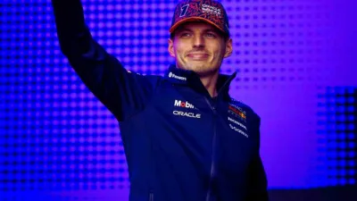 Insiden Verstappen dan Hamilton di Grand Prix Hungaria 2025 Max Ungkap Alasan Lewis Tak Hadir di Ruang Steward