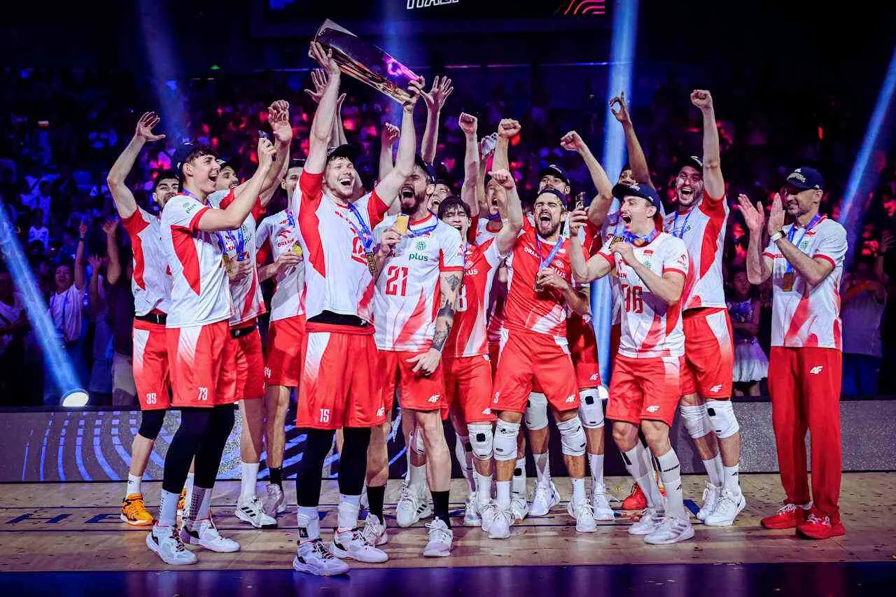 Polandia Bungkam Italia 3-0, Juara VNL 2025 Putra Tanpa Cela