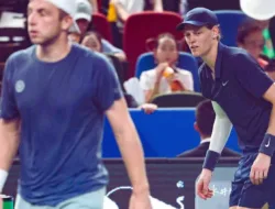 Alami Kram, Jannik Sinner Hentikan Perjalanan di ATP Shanghai Masters 2025 Saat Lawan Griekspoor
