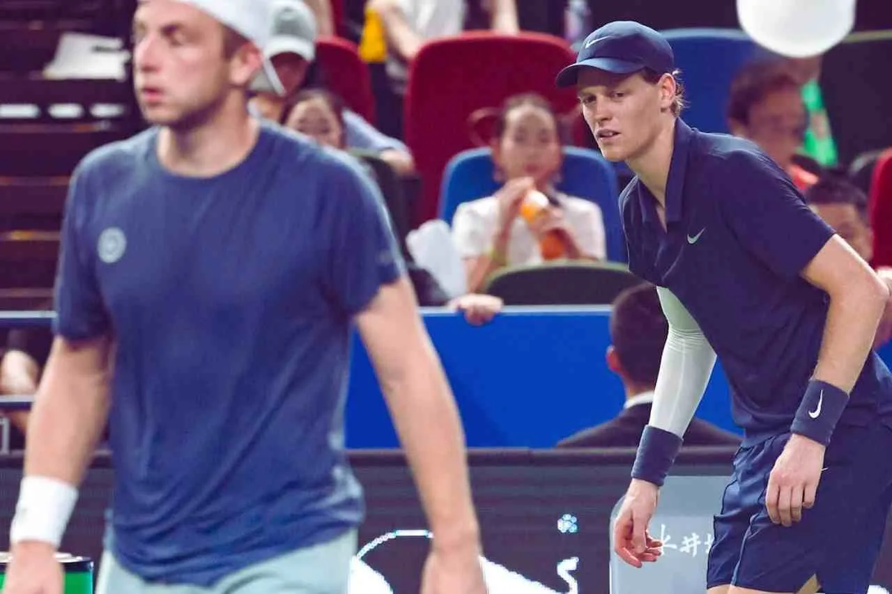 Alami Kram, Jannik Sinner Hentikan Perjalanan di ATP Shanghai Masters 2025 Saat Lawan Griekspoor