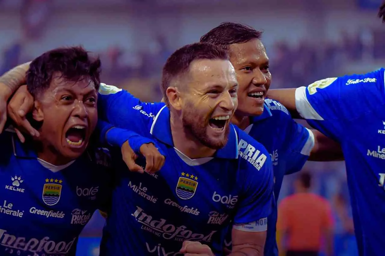 Jadwal Persib Bandung Pekan ke-9 Bojan Hodak Nilai Regulasi 11 Pemain Asing Buat Liga Makin Kompetitif