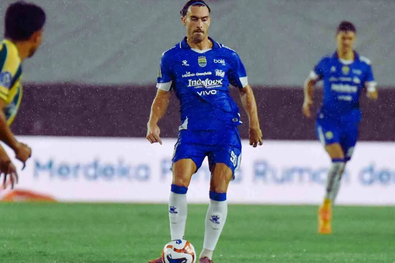 Review Laga PSBS Biak vs Persib Bandung Persib Tampil Perkasa di Maguwoharjo