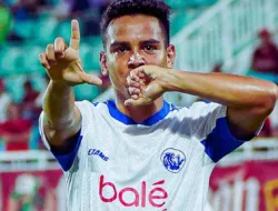 Review Laga PSM Makassar vs Arema FC: Dalam 5 Menit Arema Cetak 2 Gol, Ini Kuncinya!