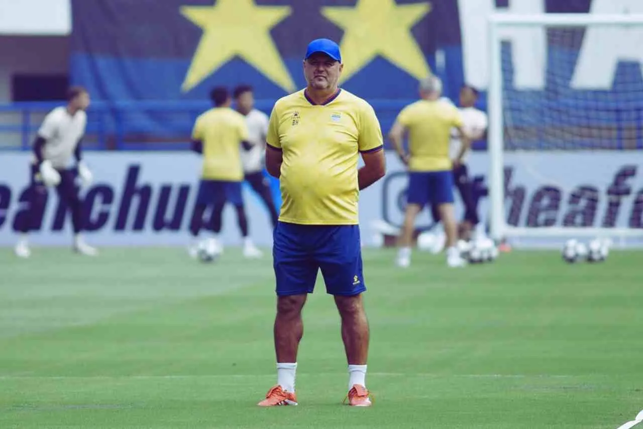 Review Pertandingan Persib Bandung vs Selangor FC Bojan Hodak Waspadai Ancaman Faisal Halim di ACL Two 202526