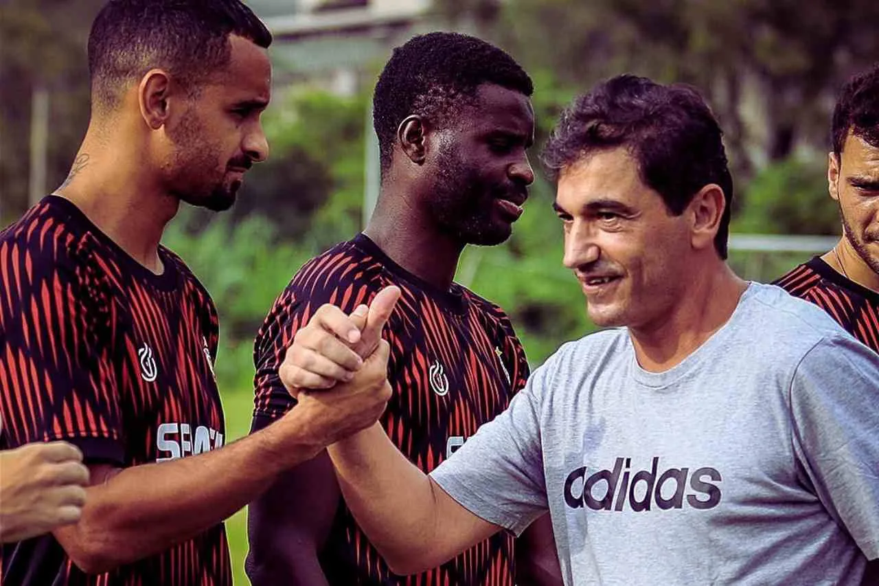 Semen Padang FC Ganti Pelatih Dejan Antonic Resmi Nahkodai Kabau Sirah di BRI Super League 202526
