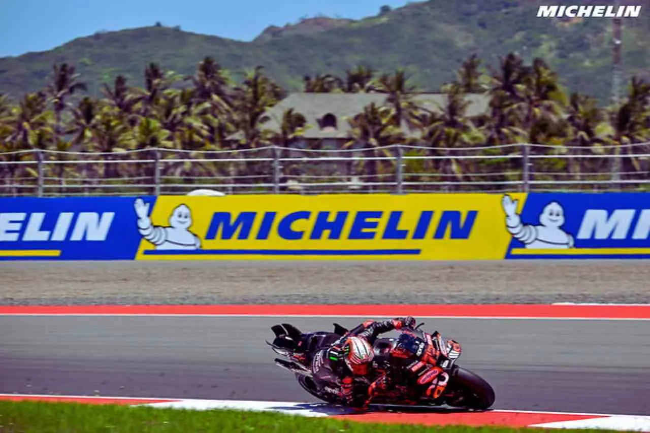 Starting Grid MotoGP Indonesia 2025 Mandalika Bezzecchi Pole, Bagnaia Terlempar