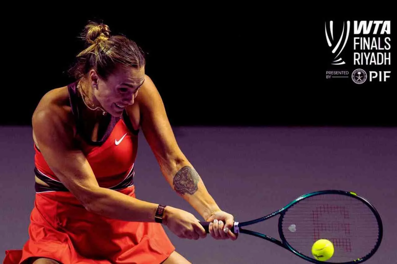 Aryna Sabalenka Tekuk Pegula di WTA Finals 2025 Riyadh, Tiket Semifinal Hampir Ditangan
