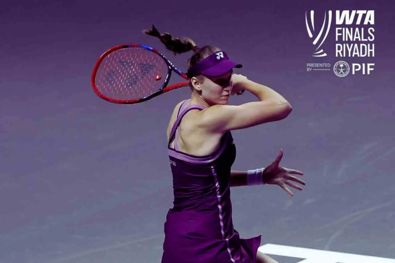Elena Rybakina Akhiri Kutukan atas Iga Swiatek, Lolos ke Semifinal WTA Finals Pertamanya