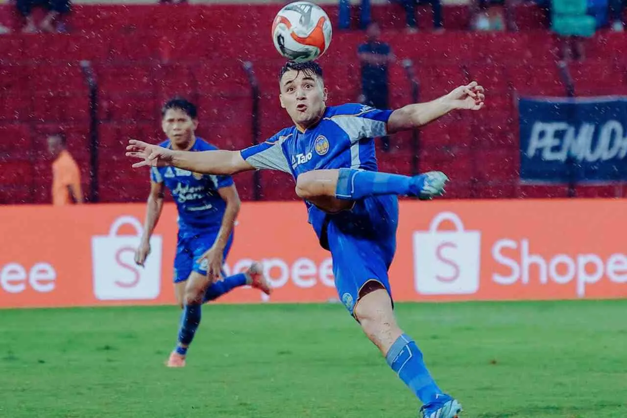 Jadwal BRI Super League 2025 Sabtu 8 November Derby Mataram Hingga Big Match Arema vs Persija Siap Panaskan Akhir Pekan