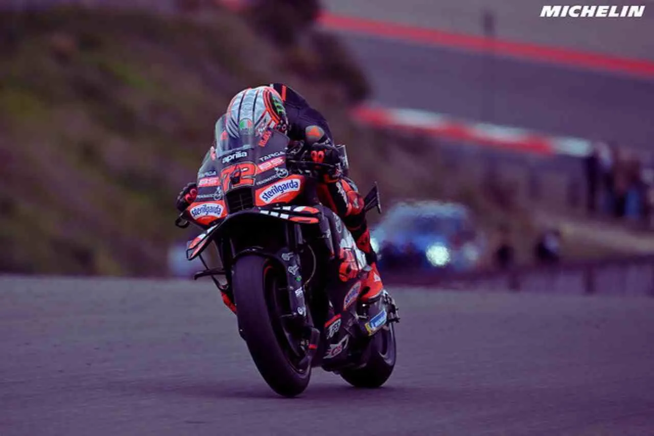Marco Bezzecchi Raih Pole di MotoGP Portugal 2025, Perebutan Posisi Ketiga Dunia Semakin Panas!