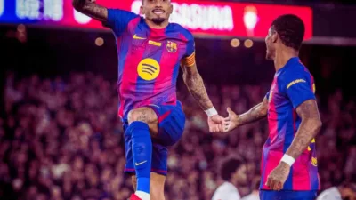 Dua Gol Raphinha Kokohkan Barcelona di Puncak Klasemen La Liga Pekan 16