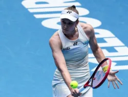 Elena Rybakina Singkirkan Iga Swiatek, Tiket Semifinal Australia Open 2026 Berhasil Diamankan