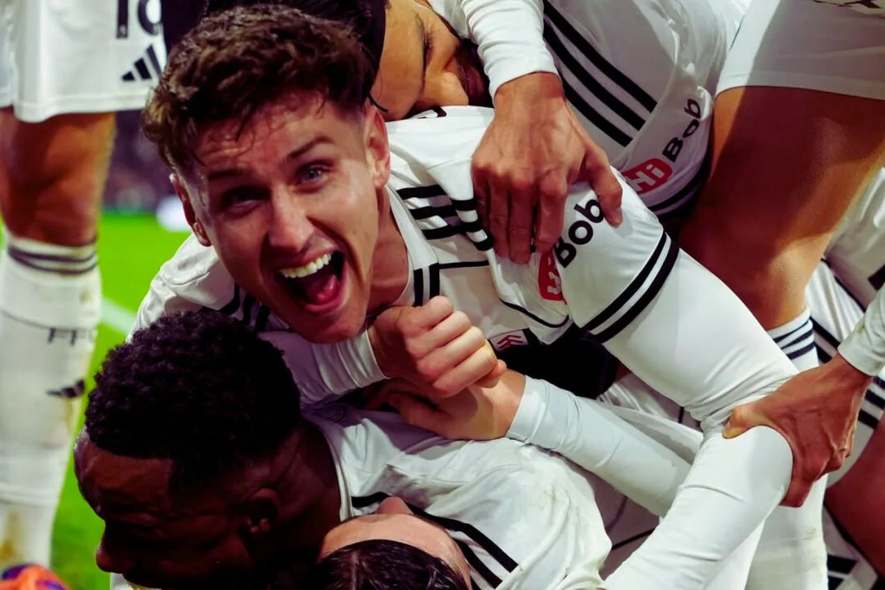 Fulham Bangkit dan Menang Dramatis, Tendangan Spektakuler Harry Wilson Bikin Brighton Tersungkur Kalah 0-2