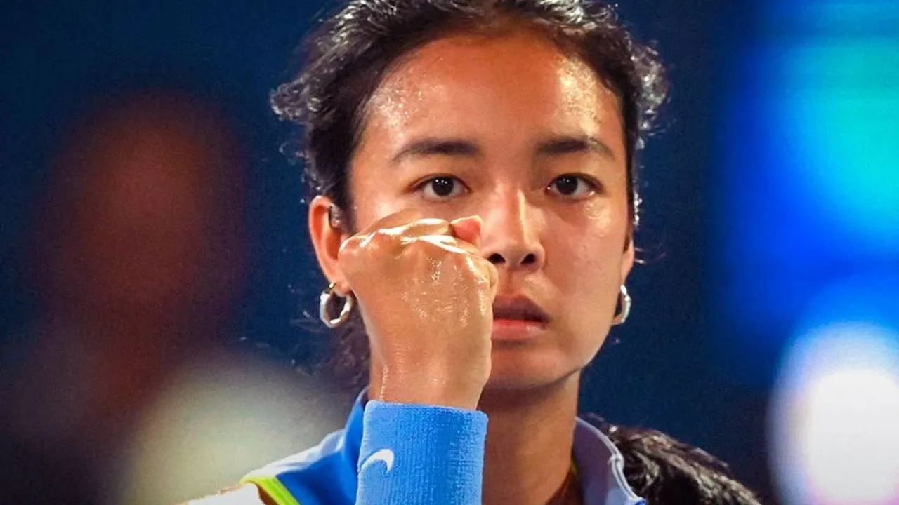 Alexandra Eala Lawan Sonmez Duel Sahabat yang Penuh Emosi di Abu Dhabi Open