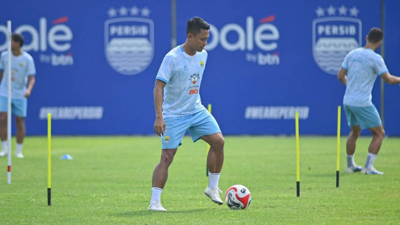 Big Match Jumat Ini! Jadwal BRI Super League Hari Ini 6 Februari Persib vs Malut United Panas, Derbi Mataram Tak Kalah Sengit