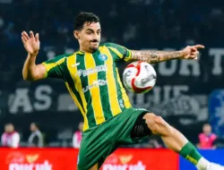 Link Nonton Live Streaming PSBS Biak vs PSM Makassar: Duel Penentuan Si Badai Pasifik