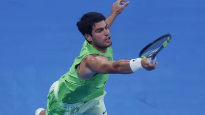 Nyaris Tersingkir, Carlos Alcaraz Selamatkan 2 Set Poin, Ukir 150 Kemenangan Hard Court di Doha