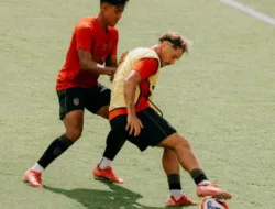 Tempat Menonton Bali United vs Persebaya Malam Ini 7 Februari, Duel Panas Penjaga Rekor Tak Terkalahkan