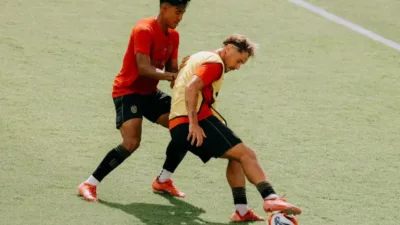 Tempat Menonton Bali United vs Persebaya Malam Ini 7 Februari, Duel Panas Penjaga Rekor Tak Terkalahkan