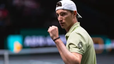 Ugo Humbert Tumbangkan Tsitsipas di Dubai, Sang Juara Bertahan Langsung Tersingkir