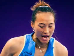 Zheng Qinwen Bertahan dalam Duel 2 Jam 48 Menit, Tantang Rybakina dalam Pertarungan Panas di Doha