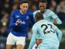 Hasil Liga Inggris Pekan 29 Tadi Malam: Everton Bangkit, Wolves Hajar Liverpool