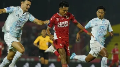 Mandul di Kandang, Semen Padang FC Gagal Menang Meski Lawan Main 10 Orang
