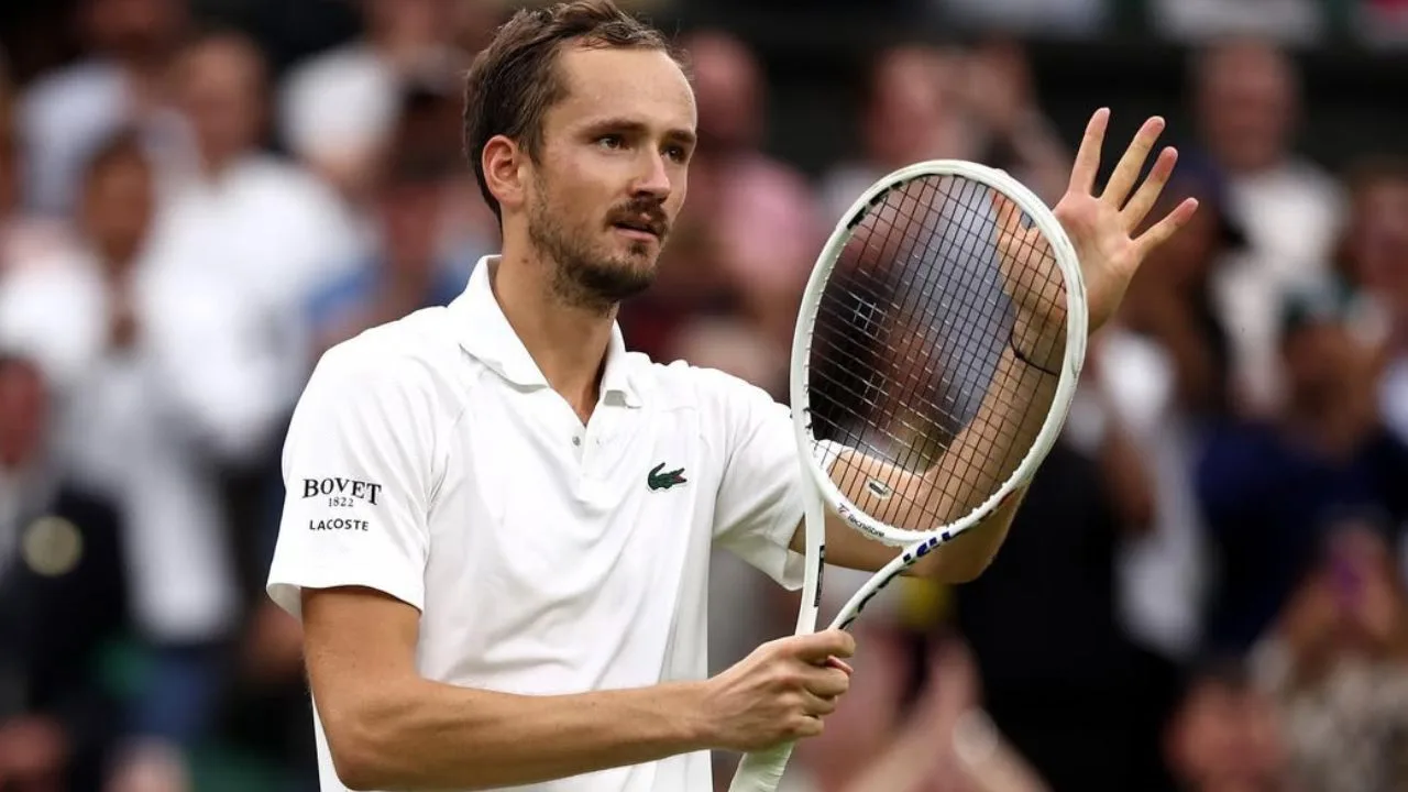 Daniil Medvedev Tumbang di Roland Garros 2026, Tetap Tegaskan Tak Akan Pernah Absen dari Paris