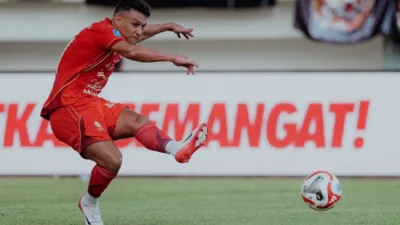 Hasil Persija Jakarta vs Persib Bandung Petang Ini 2 Gol Adam Alis Bawa Maung Bandung Menang