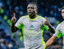 Jeremy Doku Selamatkan The Citizens di Menit Akhir, Laga Enam Gol Berakhir Imbang