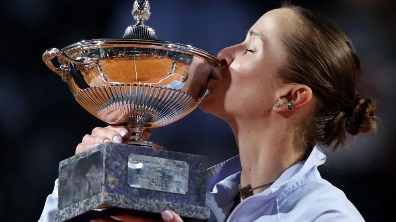 Juara Roma Terbuka 2026 Tunggal Putri Elina Svitolina Ukir Sejarah Dengan Gelar Ketiga di Roma