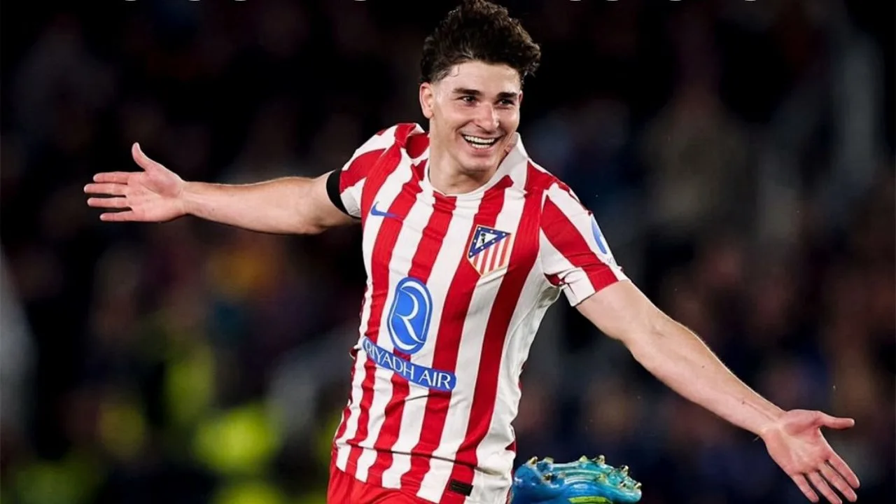 Julian Alvarez Jadi Target Utama Barcelona, Tawaran Rp2,8 Triliun Disiapkan