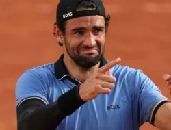 Matteo Berrettini Selamatkan Dua Match Point, Lolos Dramatis ke Babak Keempat Roland Garros 2026