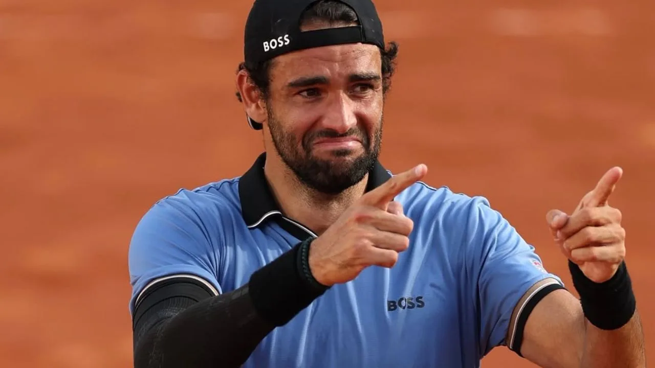 Matteo Berrettini Selamatkan Dua Match Point, Lolos Dramatis ke Babak Keempat Roland Garros 2026