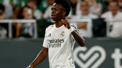 Vinicius Cetak 2 Gol, Real Madrid Tunda Pesta Juara Barcelona