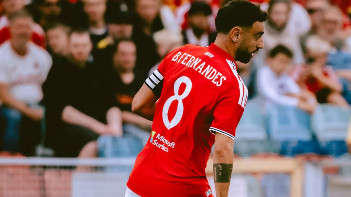 Bruno Fernandes Raih PFA Player of the Year, Arsenal Dominasi Daftar Susunan Tim Terbaik