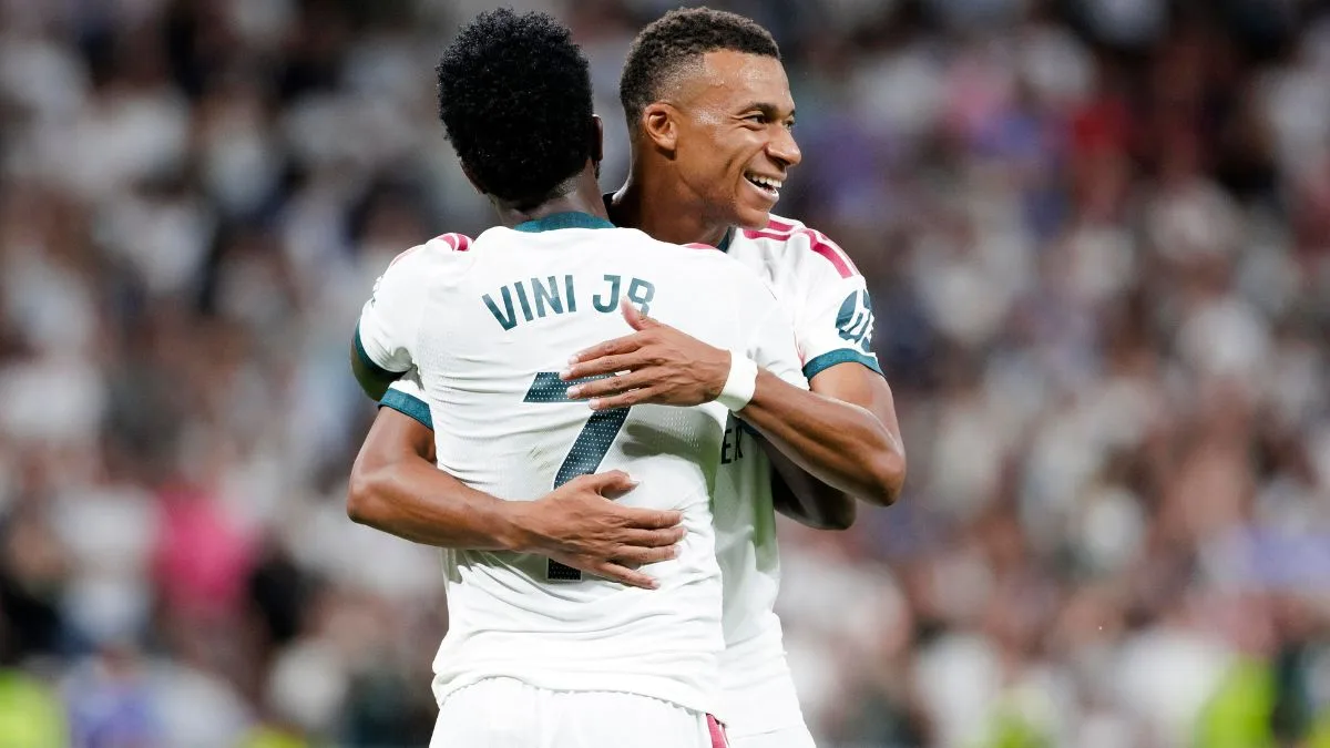 Hattrick Kylian Mbappe Bawa Real Madrid Bantai Real Sociedad 4-1, Puncaki Klasemen LaLiga