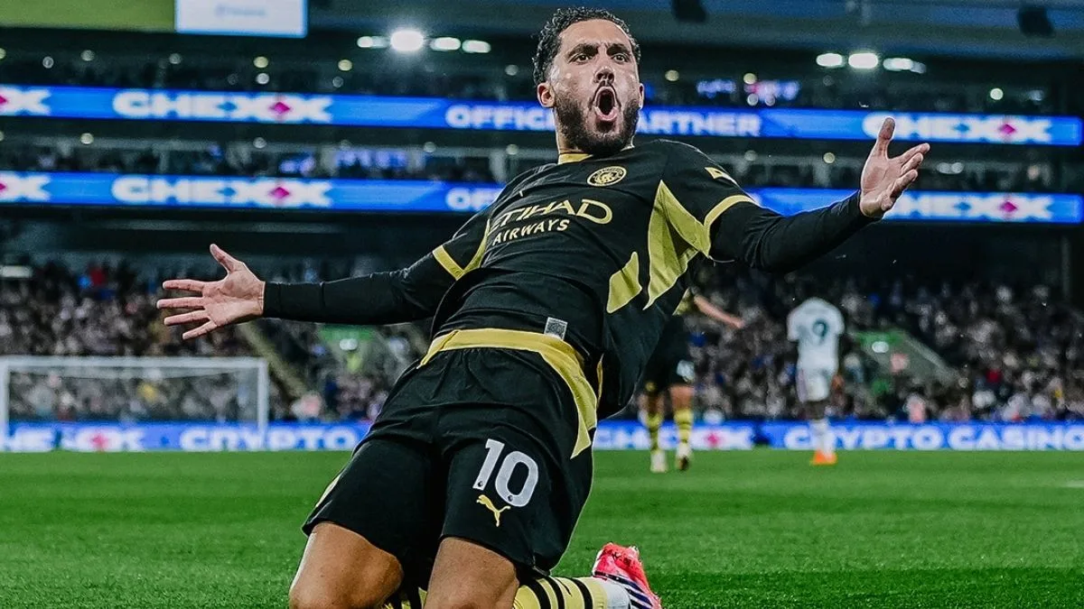 Rayan Cherki Cetak Brace, Pesta Manchester City di Selhurst Park