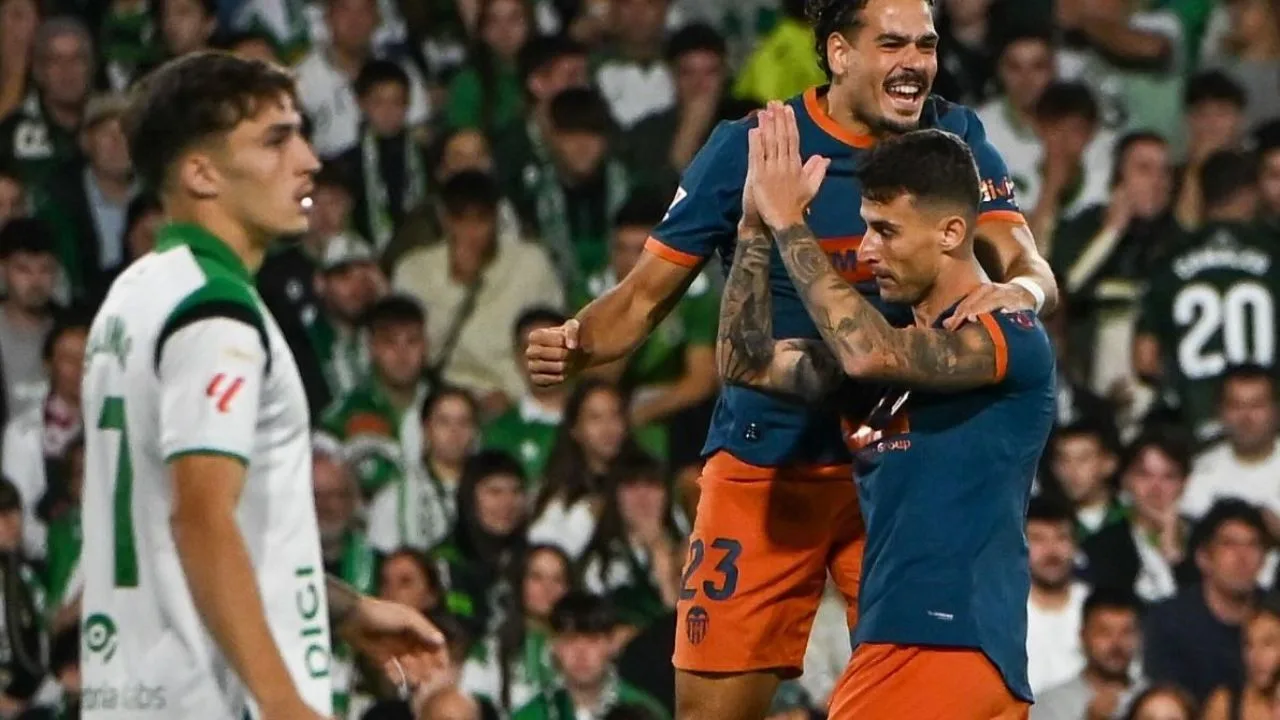 Rekap Hasil LaLiga Tadi Malam Real Betis Pesta Gol 5-2, Real Sociedad Menang Dramatis dan Valencia Lepas dari Juru Kunci