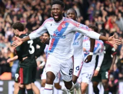 Rekap Liga Inggris Minggu Malam: Comeback Manis Crystal Palace Jinakkan Forest, Hull Gagalkan Kemenangan Everton